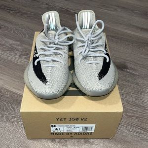 Yeezy Boost 350 V2